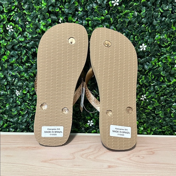 Havaianas Flip Flop Thong Sandals - Picture 5 of 5